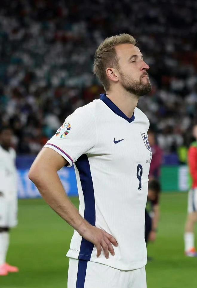 半岛体育 -凯恩在西班牙队比赛中回归赛场，回归赛场引发热议！的简单介绍