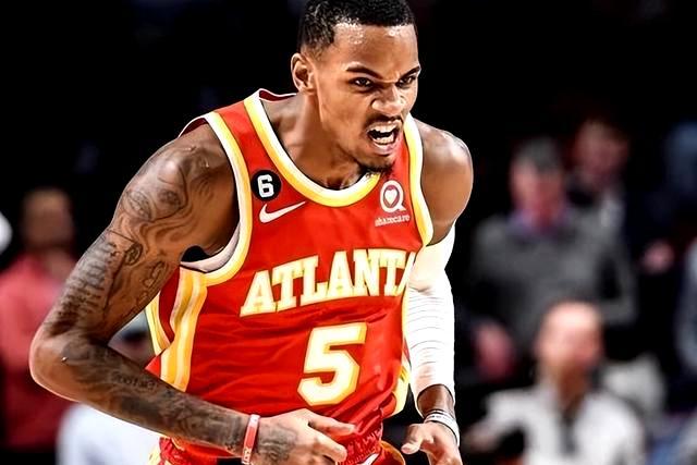 半岛体育APP - 穆雷迎来二十赛季高光表现，老鹰球迷沸腾！